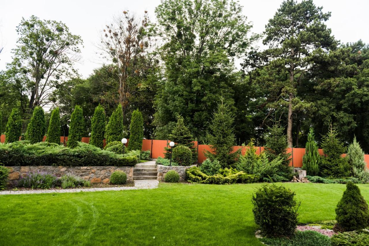 Golden Park Apartments Umań Zewnętrze zdjęcie